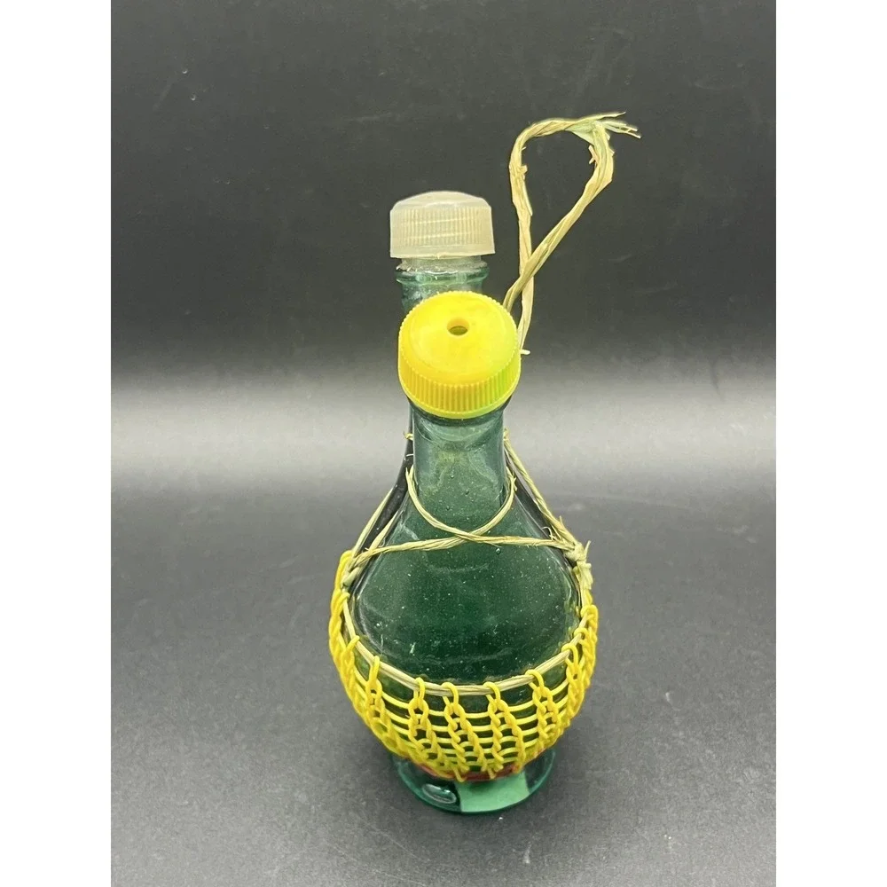 Vtg Mini Wine Bottle Jug Salt & Pepper Shaker Green‎ Glass Made in Italy 4.5